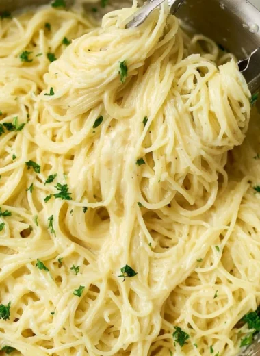 Creamy One Pot Garlic Parmesan Pasta served in a bowl